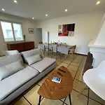 Maison Rénovée 5 Pièces, Jardin Clos, à 2 Pas De L'océan, Pour 10 Personnes - - Fr-1-224c-231 *