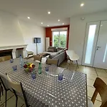 Maison Rénovée 5 Pièces, Jardin Clos, à 2 Pas De L'océan, Pour 10 Personnes - - Fr-1-224c-231 *