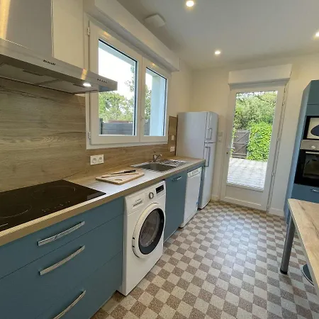 Maison Rénovée 5 Pièces, Jardin Clos, à 2 Pas De L'océan, Pour 10 Personnes - - Fr-1-224c-231