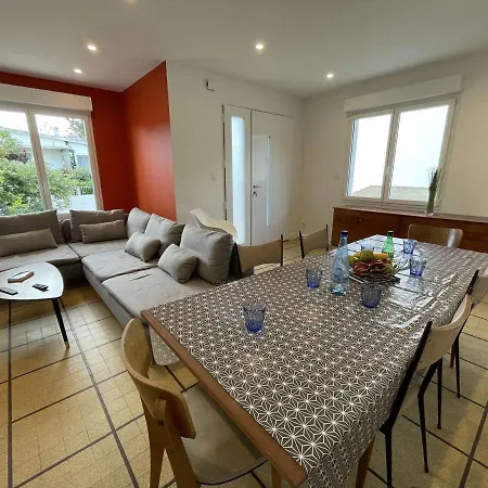 Дом отдыха Maison Renovee 5 Pieces, Jardin Clos, A 2 Pas De L'ocean, Pour 10 Personnes - - Fr-1-224c-231