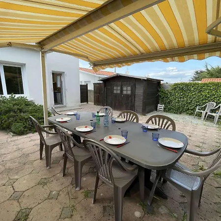 Дом отдыха Maison Renovee 5 Pieces, Jardin Clos, A 2 Pas De L'ocean, Pour 10 Personnes - - Fr-1-224c-231 Сен-Жан-де-Мон