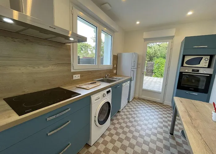Maison Rénovée 5 Pièces, Jardin Clos, à 2 Pas De L'océan, Pour 10 Personnes - - Fr-1-224c-231