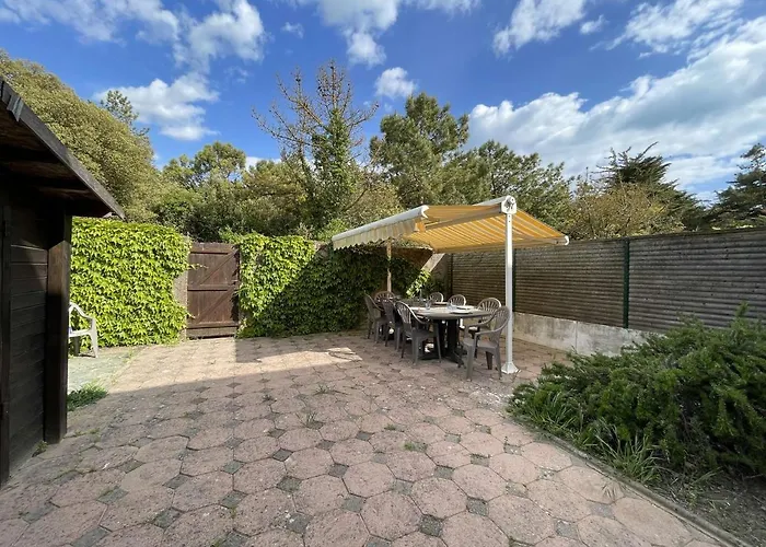 Casa de Férias Maison Rénovée 5 Pièces, Jardin Clos, à 2 Pas De L'océan, Pour 10 Personnes - - Fr-1-224c-231 *